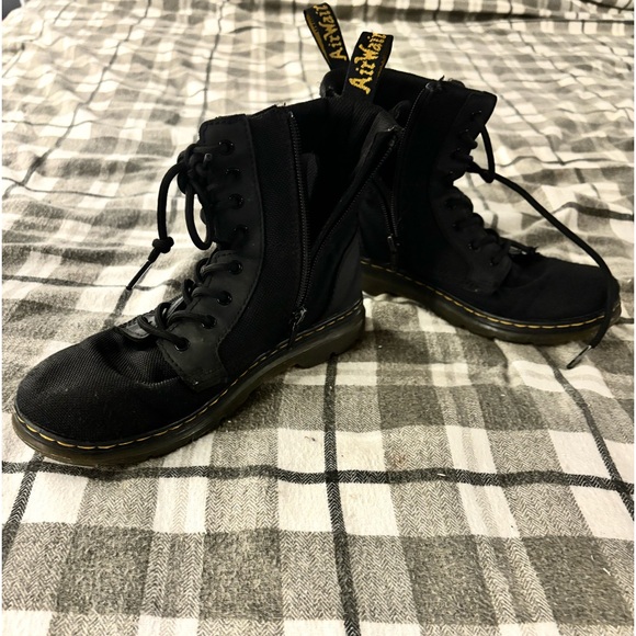 Doc marten combat boots. Women’s size 5. New without tags. - Picture 2 of 9